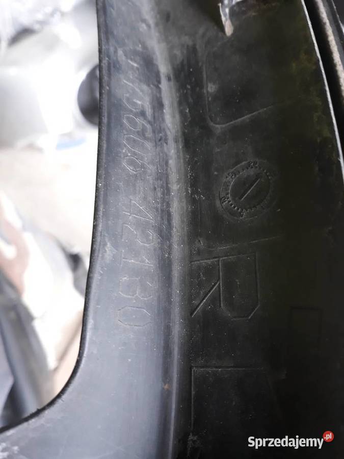 TOYOTA RAV4 IV LISTWA BŁOTNIKA LEWA TYŁ LEWY osobowe