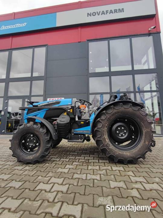 ciągnik do tuneli foliowych LANDINI Mistral mazowieckie Potworów