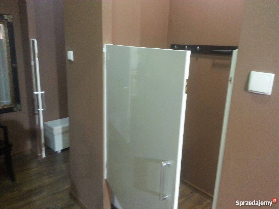 Sprzedam wyposażenie sklepu odzieżowego