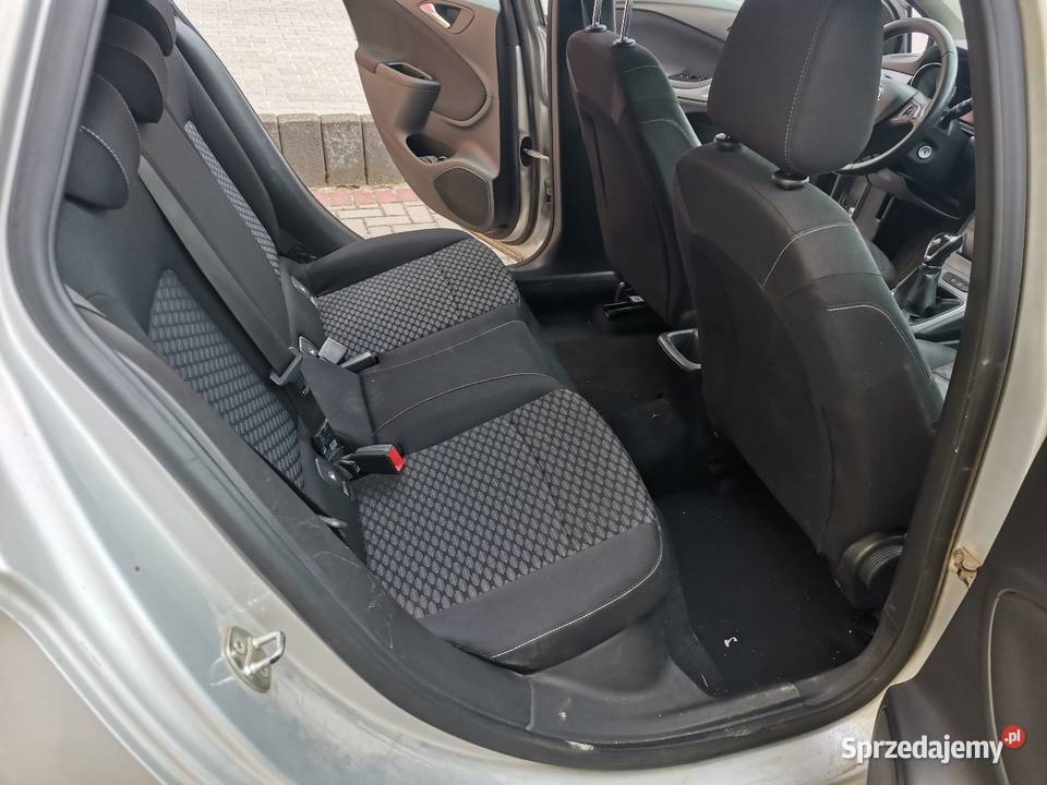Opel Astra 2017 r 16 benzyna sprzedam