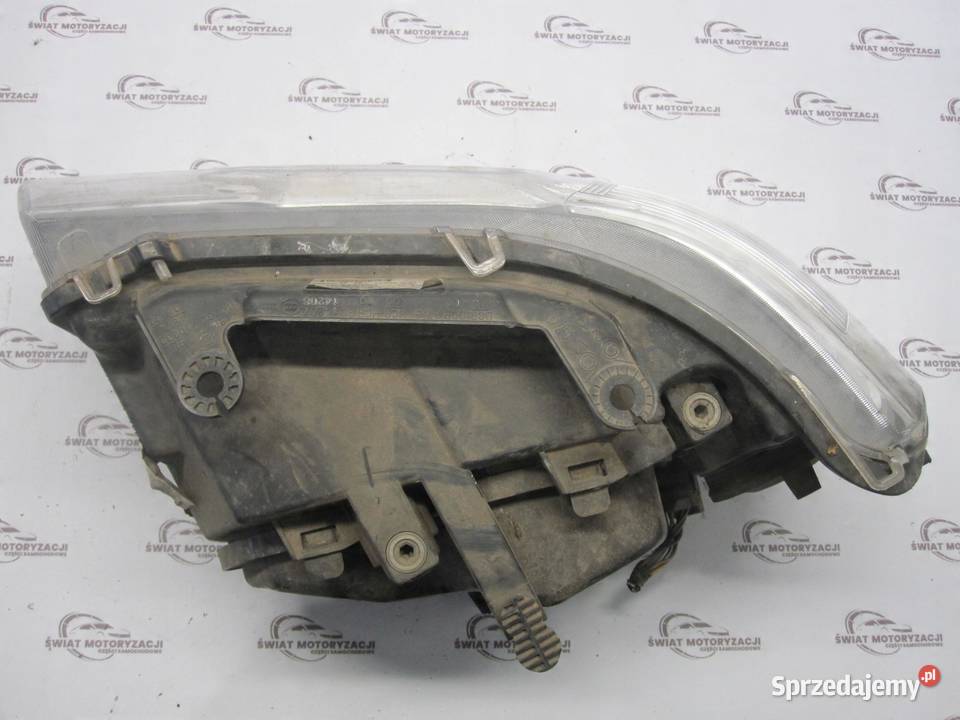 LAND ROVER FREELANDER II lampa prawy przód