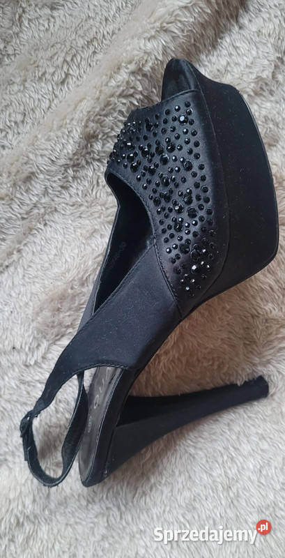 Czarne szpilki firmy Quazi inna Głuszyca