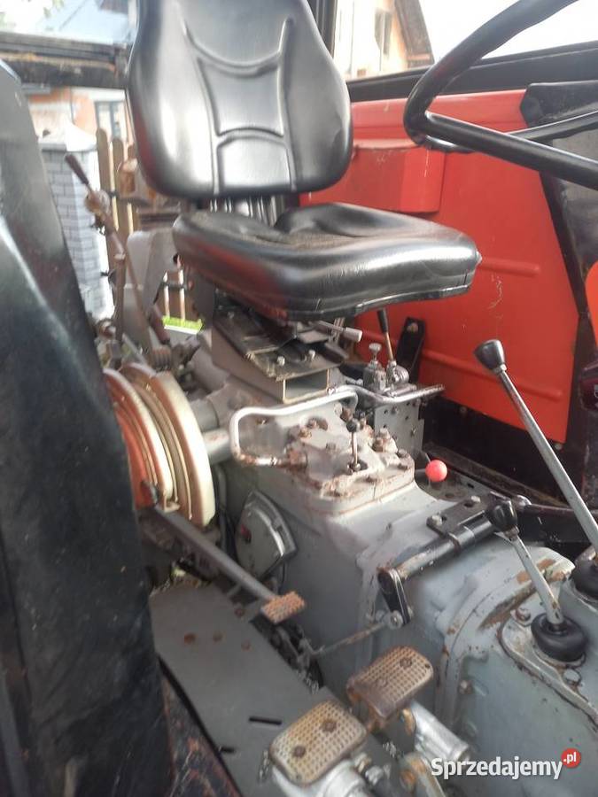 Ciągnik rolniczy massey ferguson