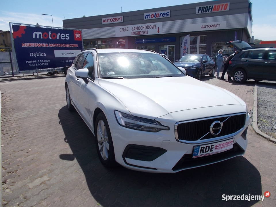 VOLVO V60 B3 20 benz hybryda Automat salon Dębica