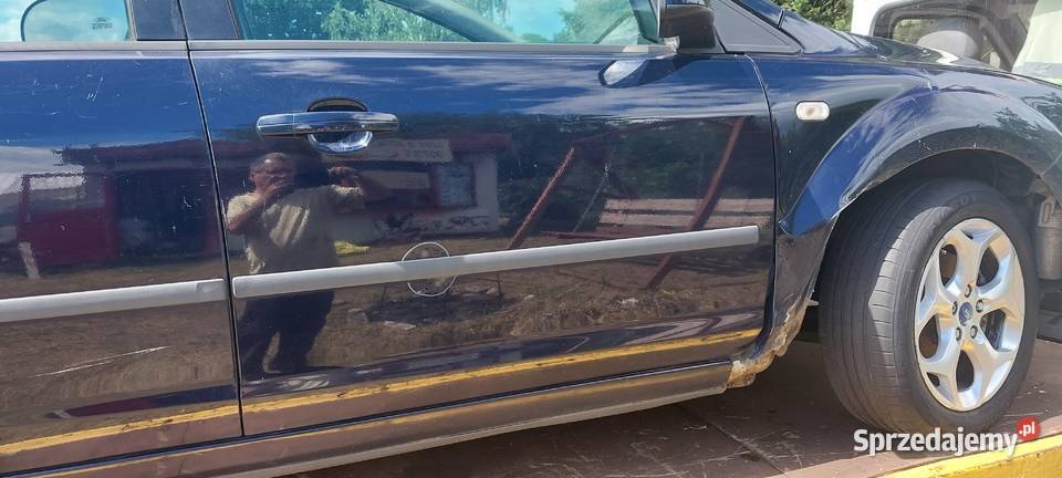 Drzwi prawy przód Ford Focus Mk 2 kombi części blacharskie