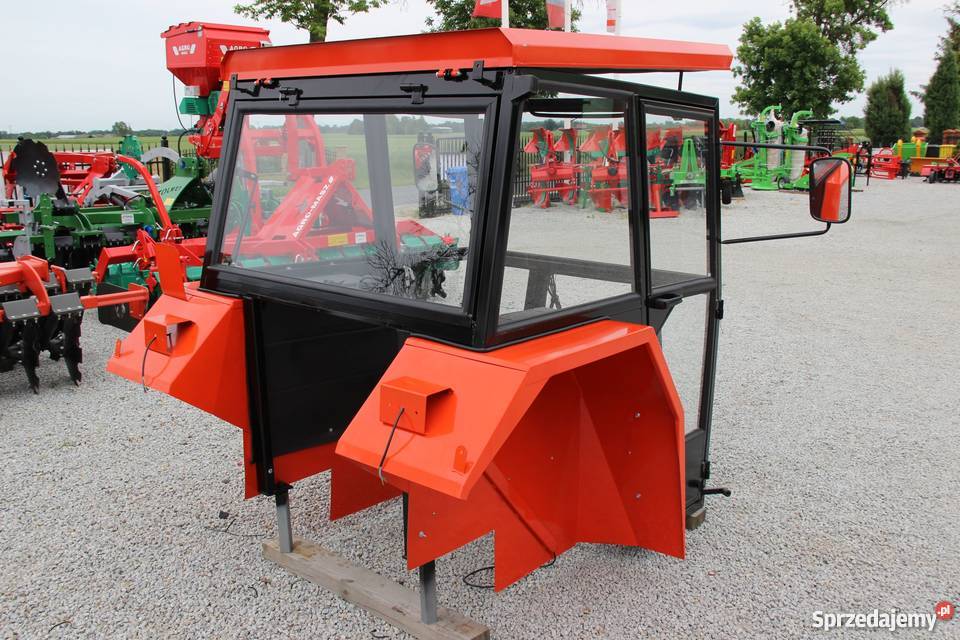 Kabina ciągnikowa do ciągnika MF 235 255 LUX z Rogóźno