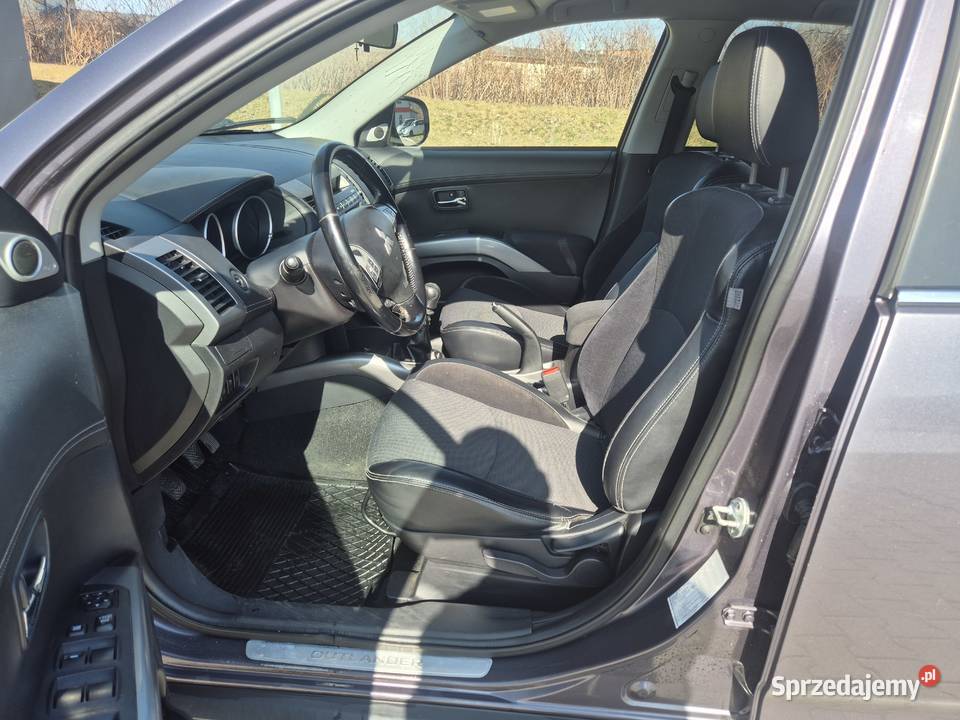 Mitsubishi Outlander LIFT 20d 140 4x4 7 osobowy Bujaków