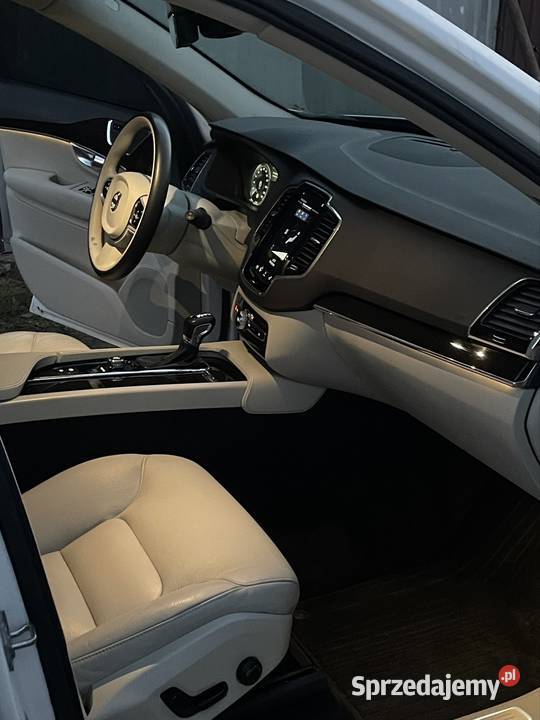 Volvo XC90 20 benzyna 245 2018 142 przebieg radio sprzedam
