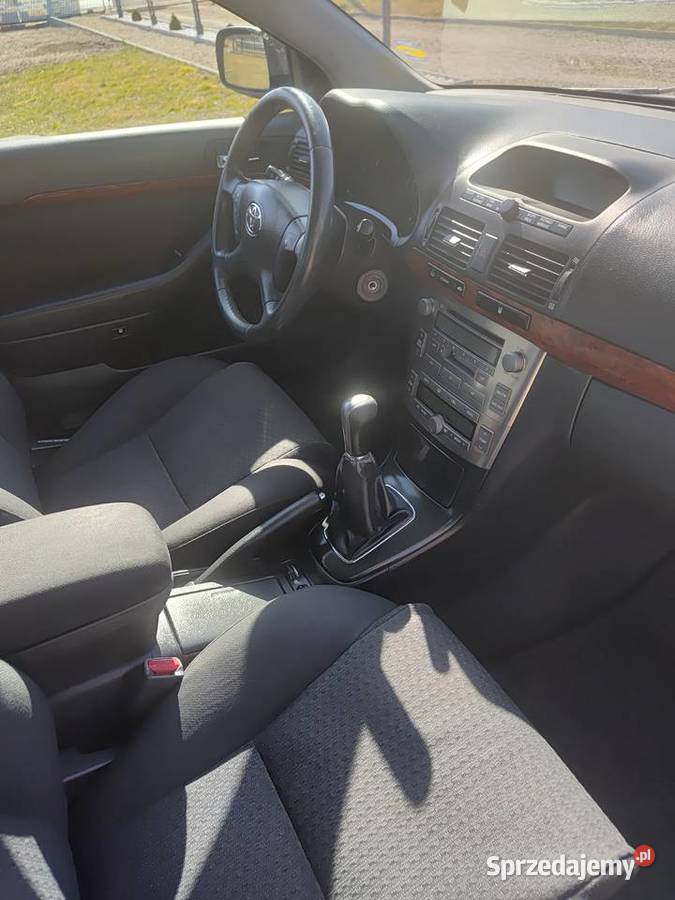 Toyota Avensis 18 benzyna Blachownia