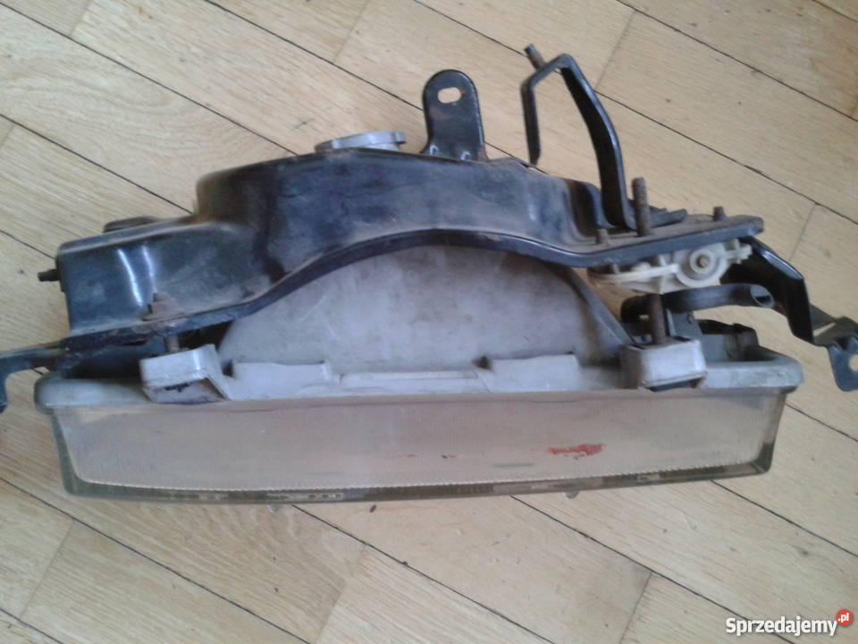 TOYOTA COROLLA 1984 rLAMPA REFLEKTOR PRZÓD LEWA osobowe Bielsk Podlaski
