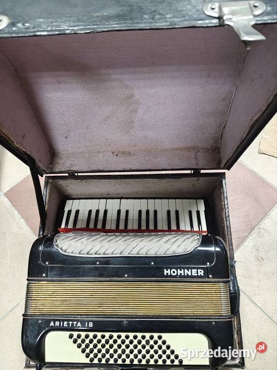 Akordeon Hohner Arietta IB 34 klawisze 72 basy
