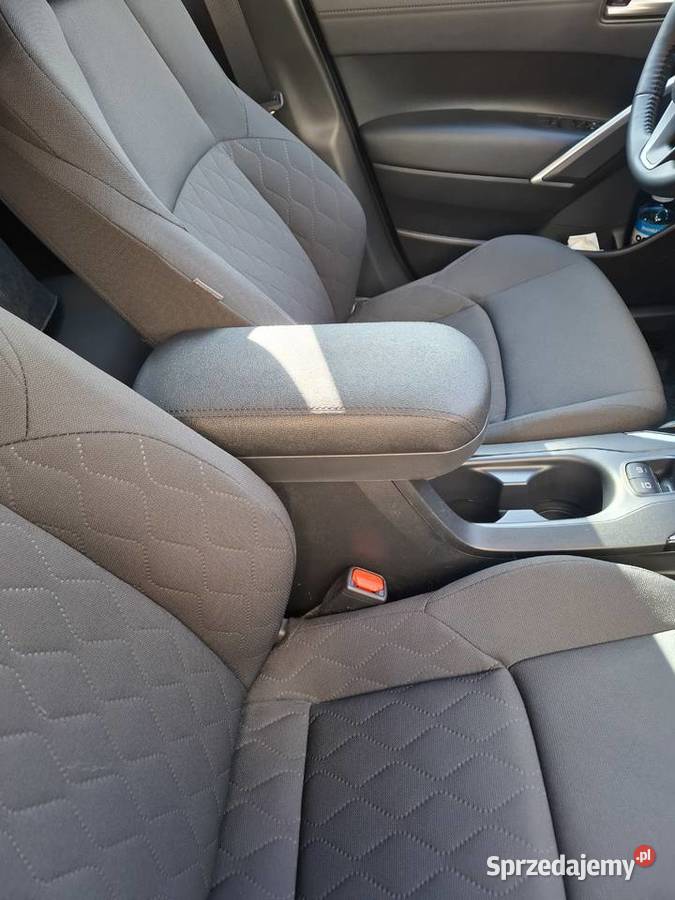 Toyota corolla cross Podłokietnik wysuwany Pozostałe Stargard sprzedam