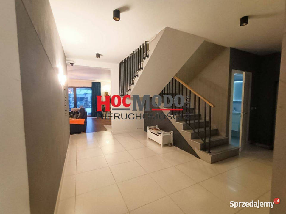 Nowoczesny dom z niezależnym lokalem użytkowym dachówka Jabłonna