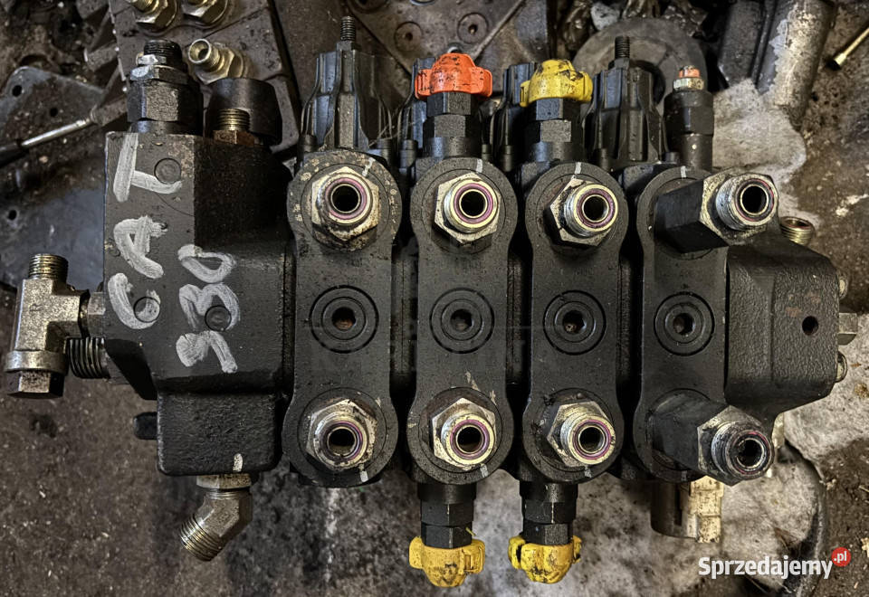 CAT 330 Rozdzielacz Hydrauliczny 2427958 wielkopolskie Jastrzębniki sprzedam