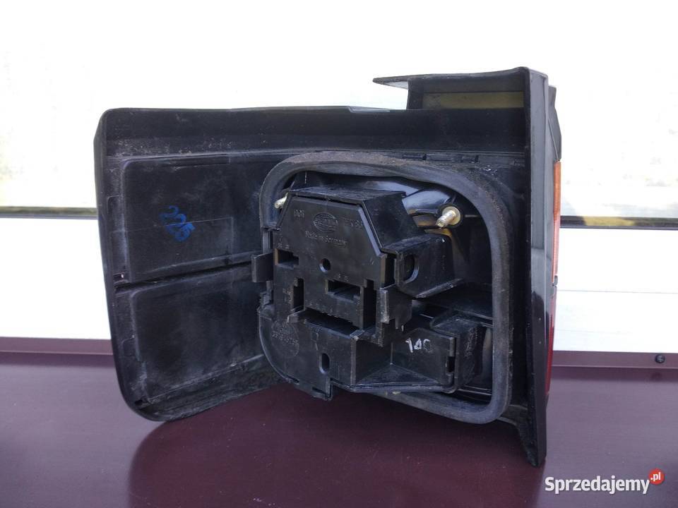 VW Passat B3 sedan lampa tył tylna prawa narożna Sieradz