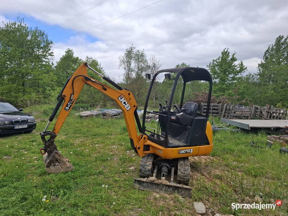 Minikoparka JCB 8016 2014r zestaw z lawetą Rok produkcji 2014 Dębica