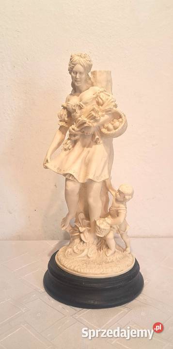 figura kobiety z małym dzieckiem alabaster