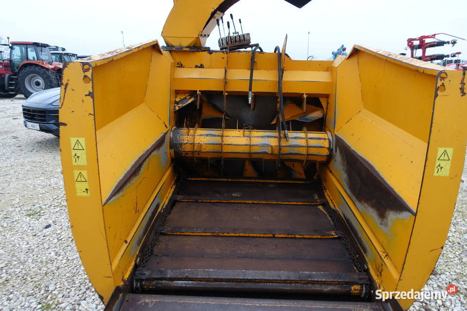 Scielarkasłomy do ciągnika Lucas Sokoły