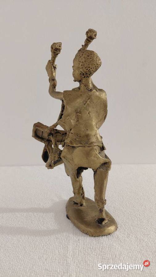 rzeźba brąz muzyk afrykański