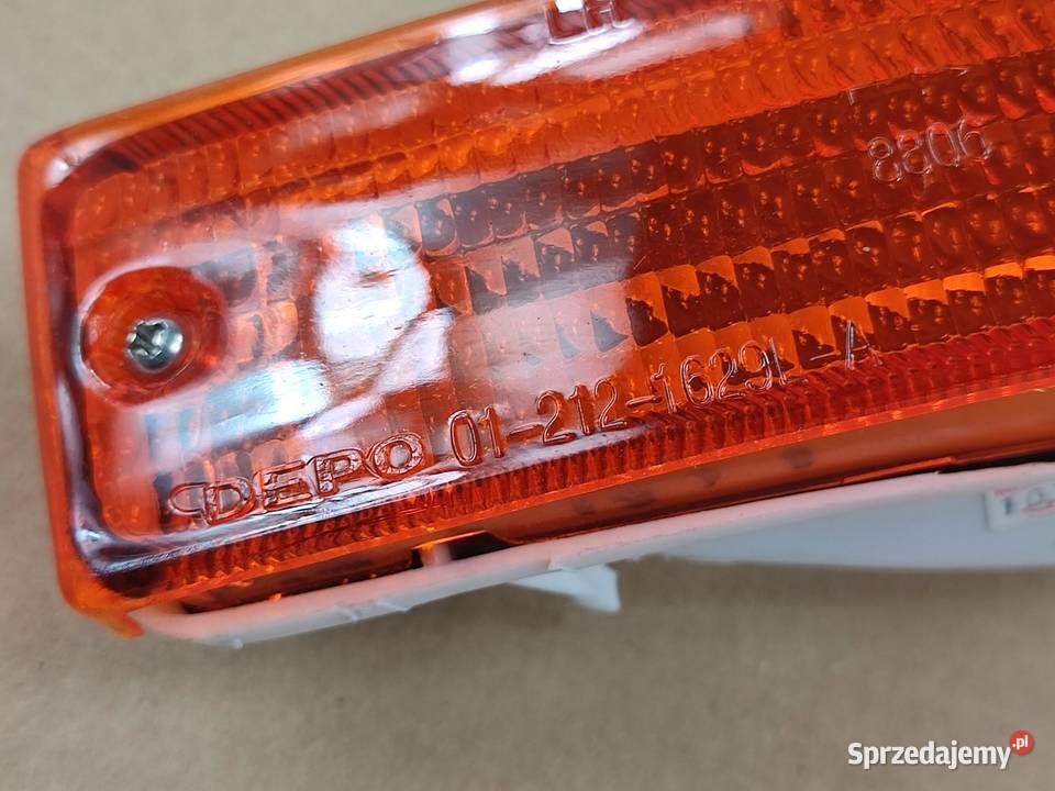 KIERUNKOWSKAZ LEWY PRZÓD TOYOTA COROLLA E9 Kierunkowskazy Oświetlenie sprzedam