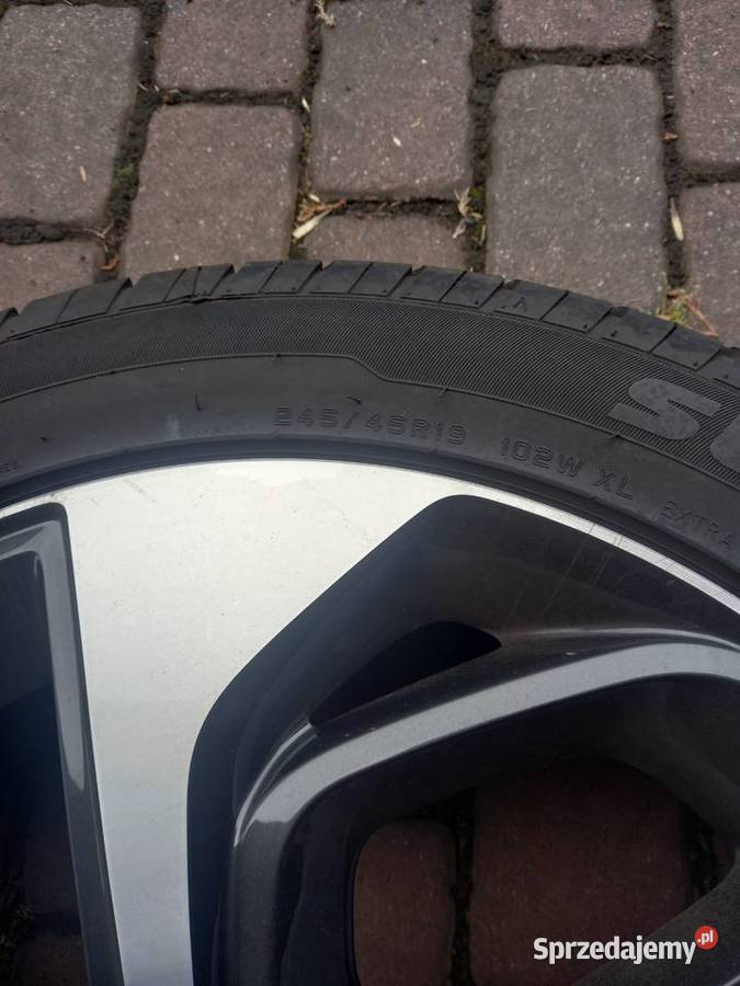Hyundai Tucson felgi aluminiowe z oponam śląskie