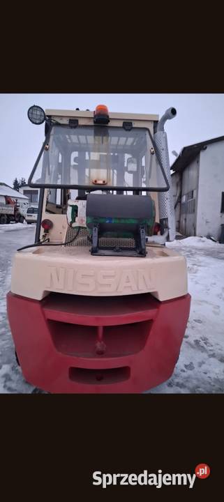 Wuzek Widlak nissan 4t Wózki widłowe