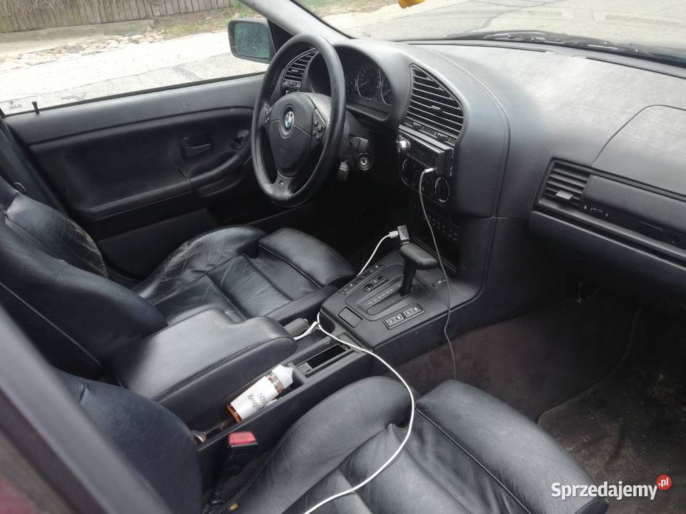 Wnętrze e36 sportsitze e36 touring czarna skóra Rok produkcji 1995 Basinów sprzedam