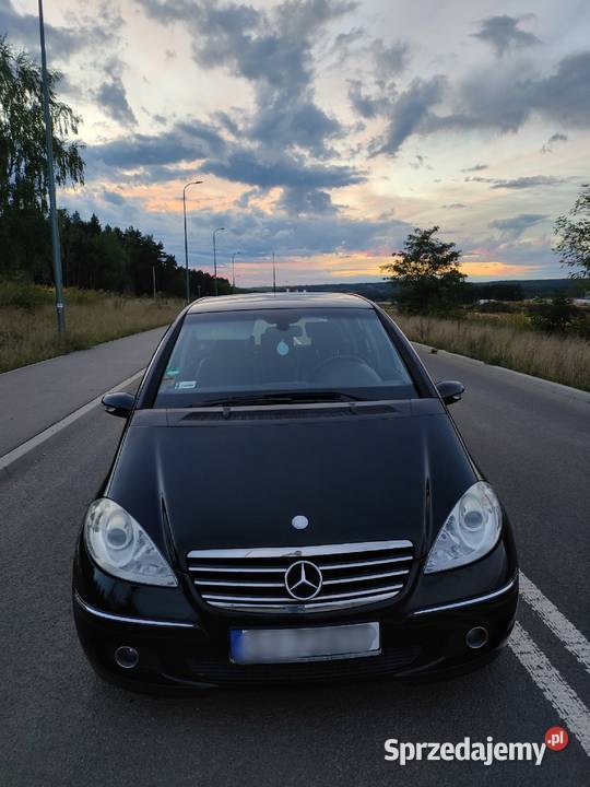 Mercedes A180 w ciągłym użytku zdrowa blacha Będzin
