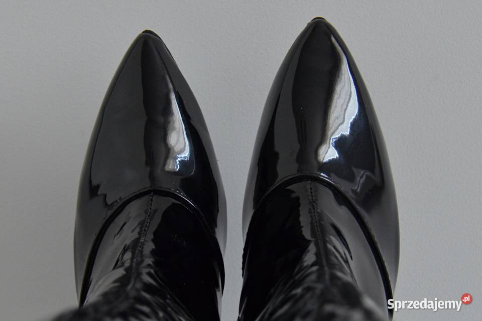 Wysokie kolano kozaki na SMUKŁEJ SZPILCE z Białystok