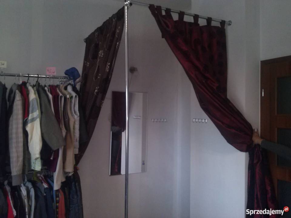 kompletne wyposażenie sklepu z odzieżą uzywaną Czosnów