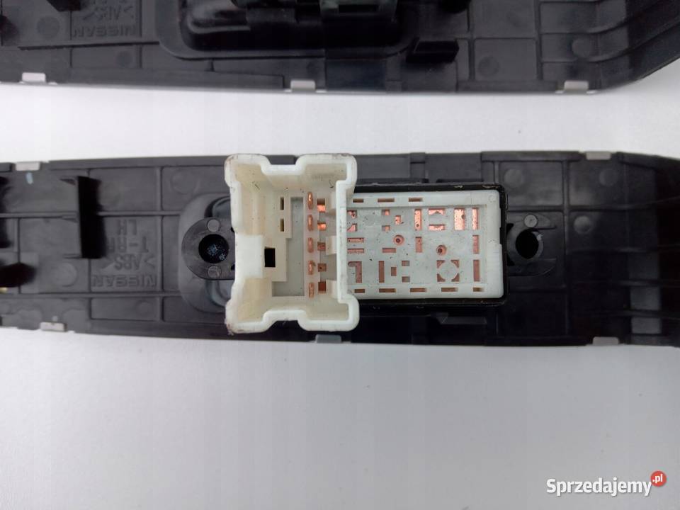 PANEL PRZYCISK SZYBY LEWY TYŁ NISSAN MURANO Z50 Wyposażenie wnętrza