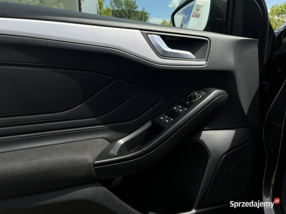 Ford Focus Ford Focus CoolConnect 10 EcoBoost Rok produkcji 2021 Warszawa