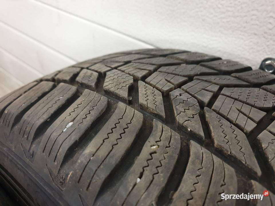 2 22560 R17 99H Hankook Winter iCept Evo3 2020r