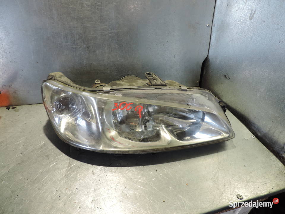 LAMPA PRAWY PRZÓD PEUGEOT 306 FL Lampy przednie małopolskie