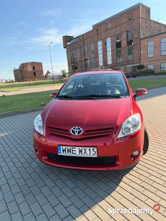 Toyota Auris 16 benzyna sprzedam