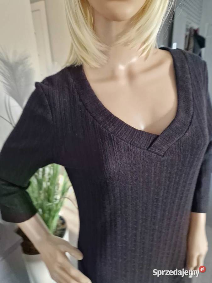 Dzianinowa czarna sukienka Nowogard