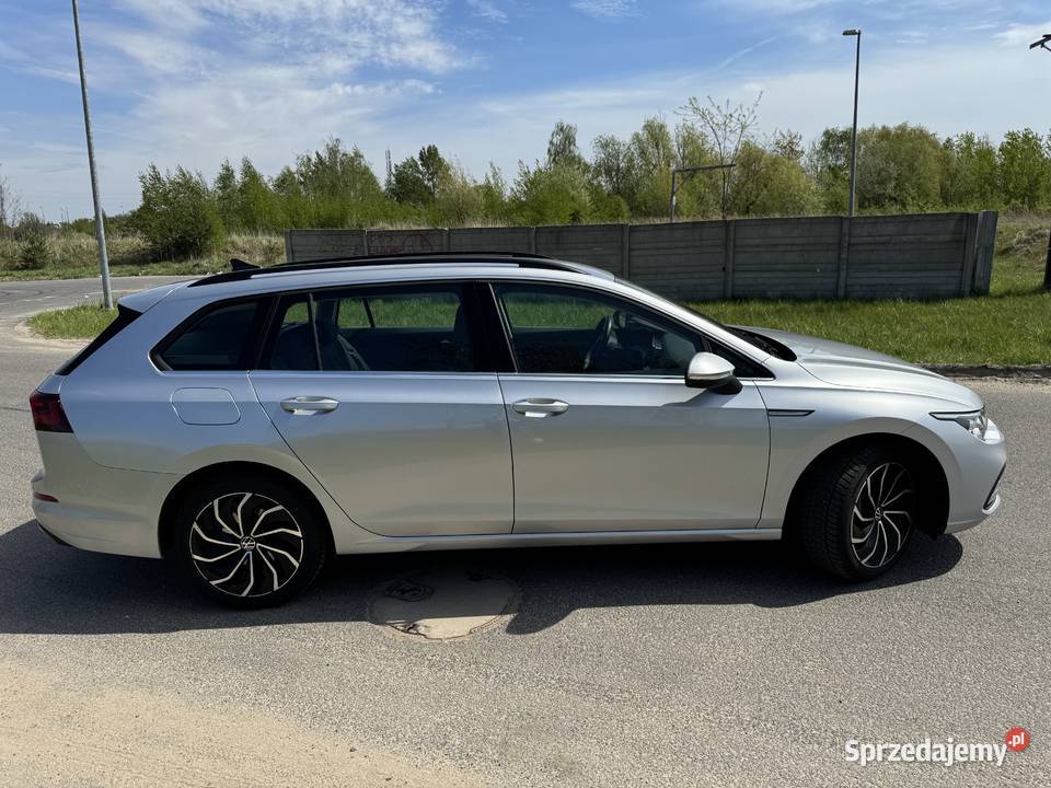 VW Golf VIII 15 eTSI 150 Automat DSG KOMBI SALON welurowa tapicerka wielkopolskie Konin