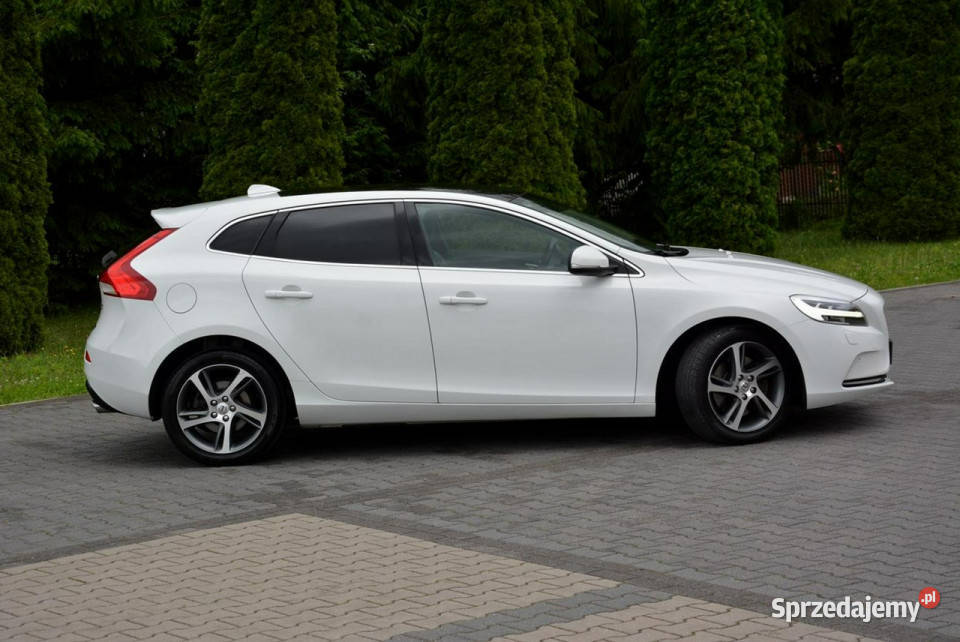 Volvo V40 Lift Full Led Panorama Radar Virtual 1498cm3 Ostrów Mazowiecka sprzedam