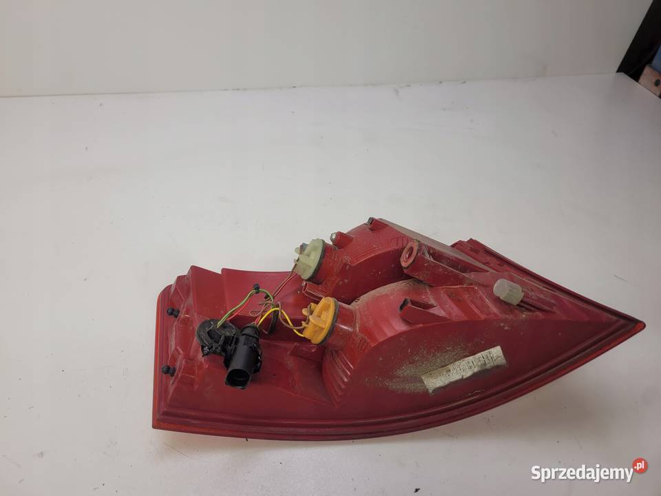 LAMPA PRAWY TYŁ LED AUDI A3 8P CABRIO 8P7945096 Przystajń