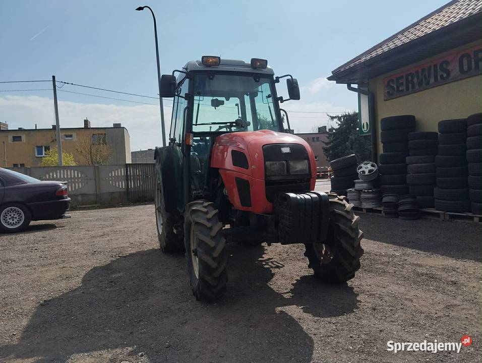 Ciagnik sadowniczy Massey Ferugson 3225 wielkopolskie Dobrosołowo