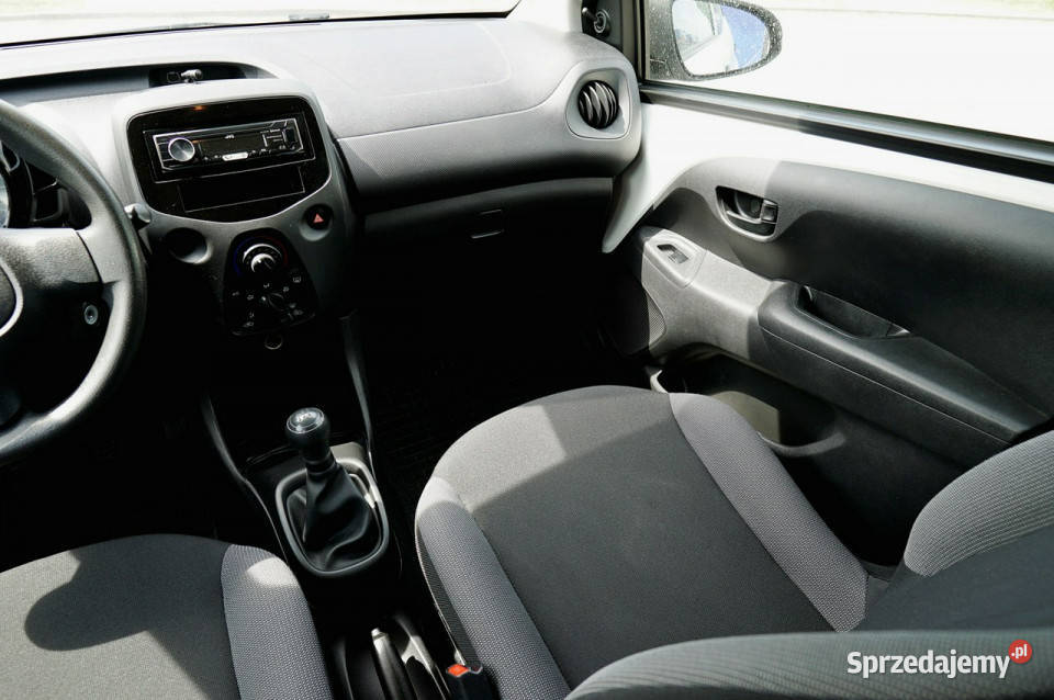 Toyota Aygo 10 72 5d hatchback facelift II 2014 światła LED Warszawa