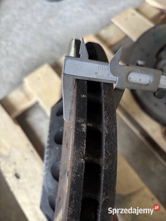 Komplet Hamulce przód z Golfa 8r Zestawy hamulcowe Siedlce