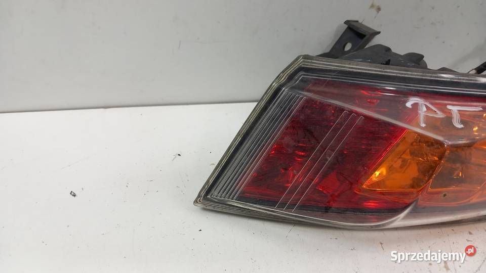 HONDA CIVIC VIII UFO HB LAMPA TYŁ PRAWA Zbierkowo