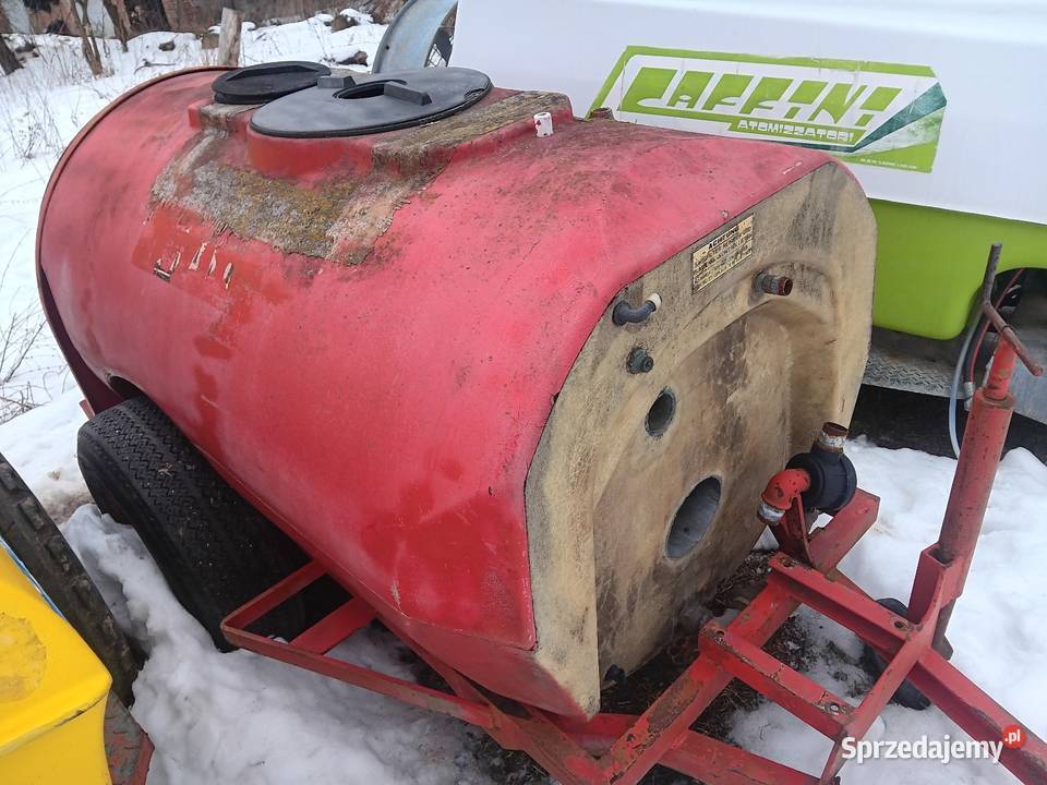 Opryskiwaczwózek z beczką1000l herbicyd nieuszkodzony Kraśnik sprzedam