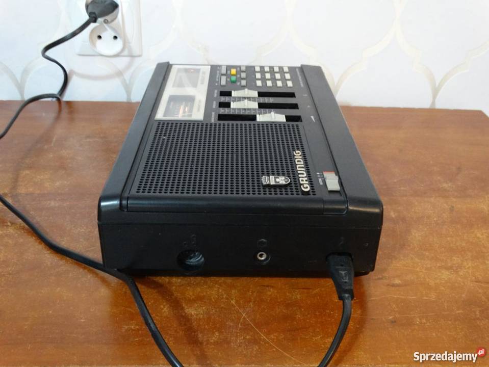 Grundig Satellit 300 radio globalne sprawne
