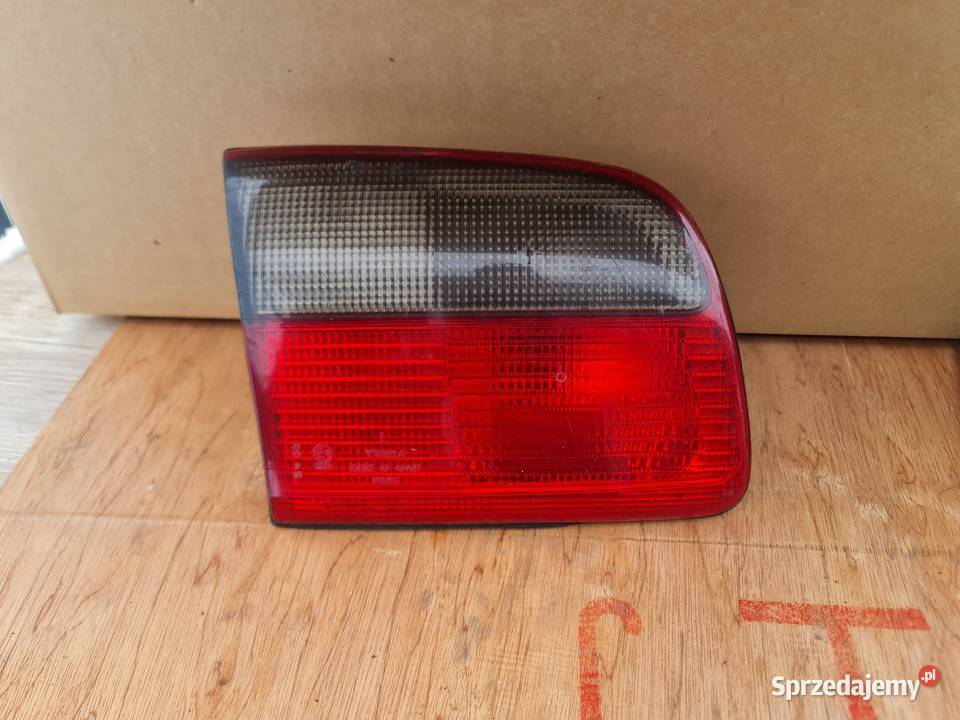 Opel omega b lampa lewy tył w klapę Żory