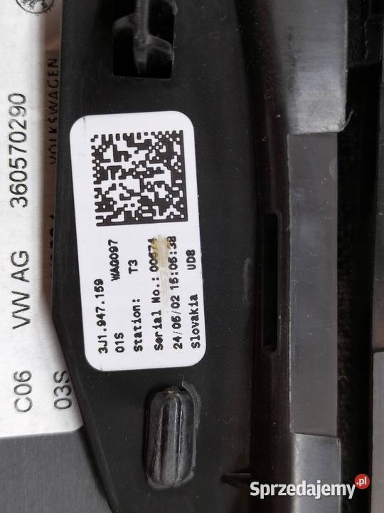 OSŁONA DEKOR TUNELU LEWY PRAWY KPL 3J1864040 Rok produkcji 2024 sprzedam