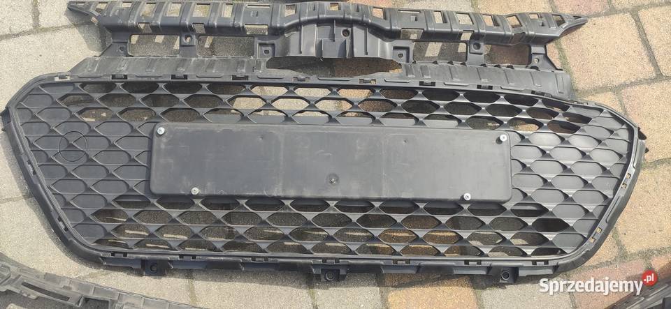 Atrapa grill kratka znaczek Hyundai i20 II Rok produkcji 2017 wielkopolskie Gostyń