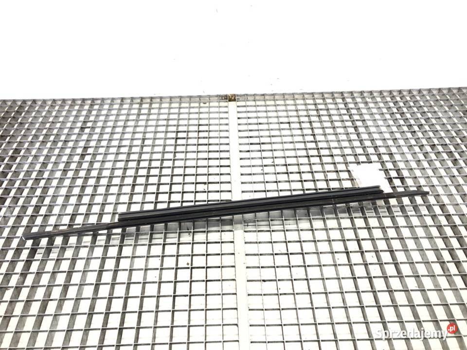 LISTWA ZGARNIAJĄCA TYŁ PRAWA CHROM AUDI A8 D4