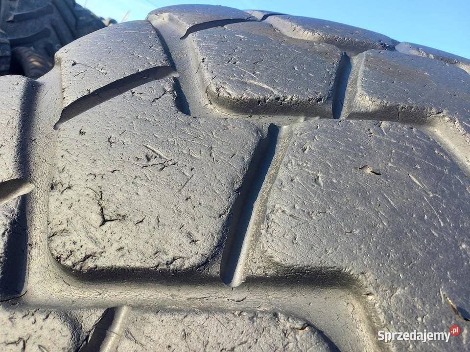 Opona używana przemysłowa 75065R25 3065R25 65 Zaścianki